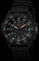 Мужские швейцарские часы LUMINOX XS.3801.L мал. в темноте