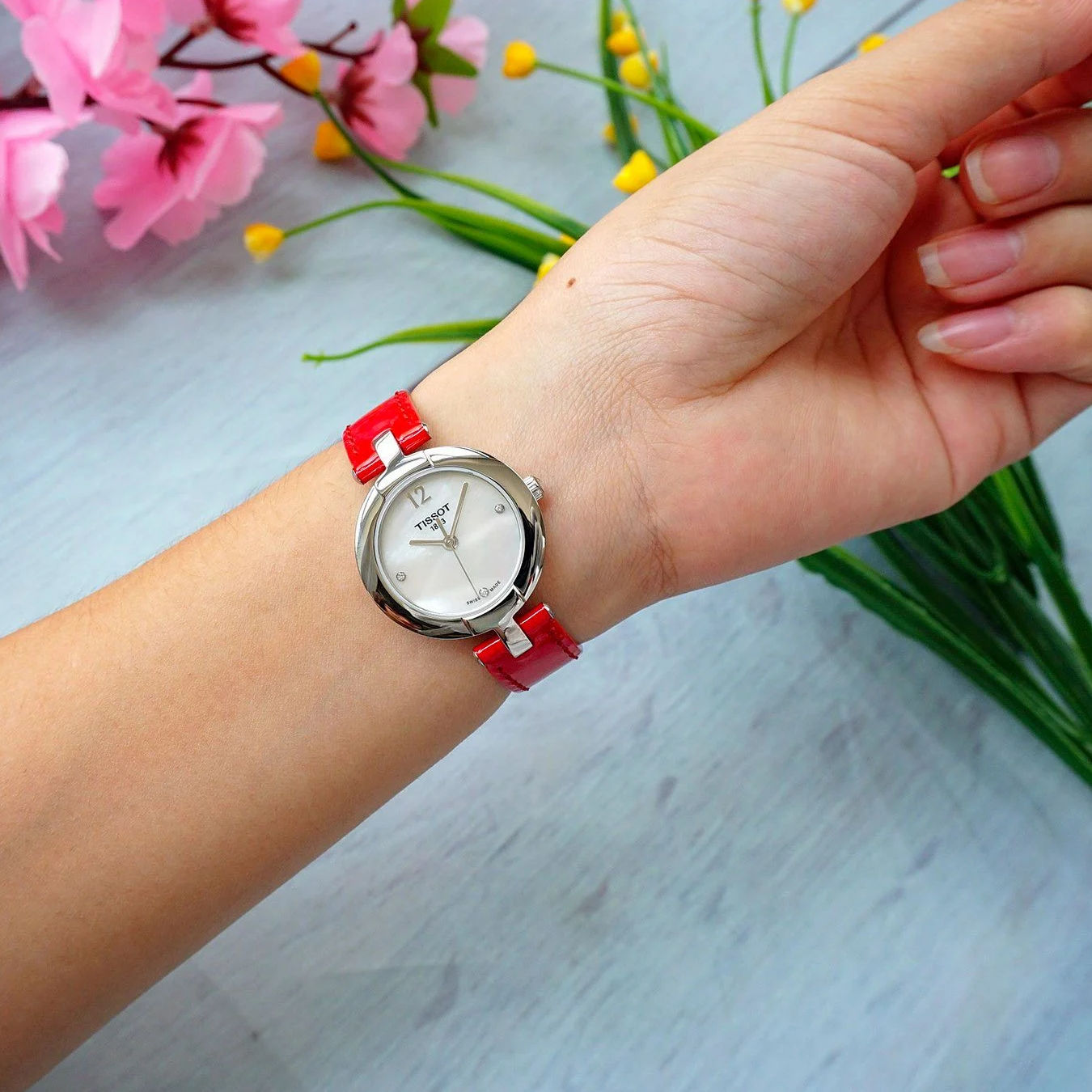  Tissot T084.210.16.116.00   .