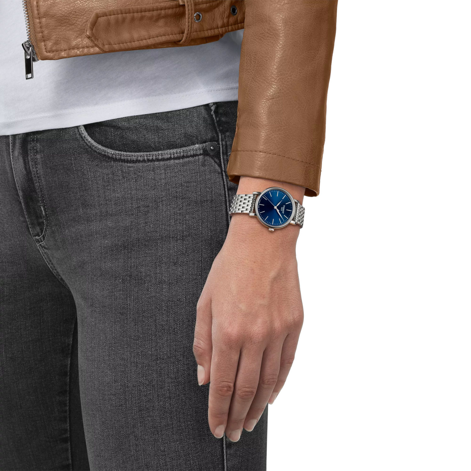  Tissot T143.210.11.041.00  .