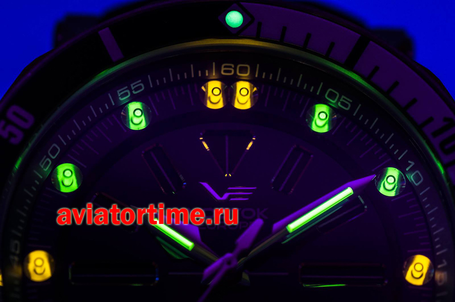 Часы Востк Европа Луноход-2 автоподзавод в темноте фото 1.